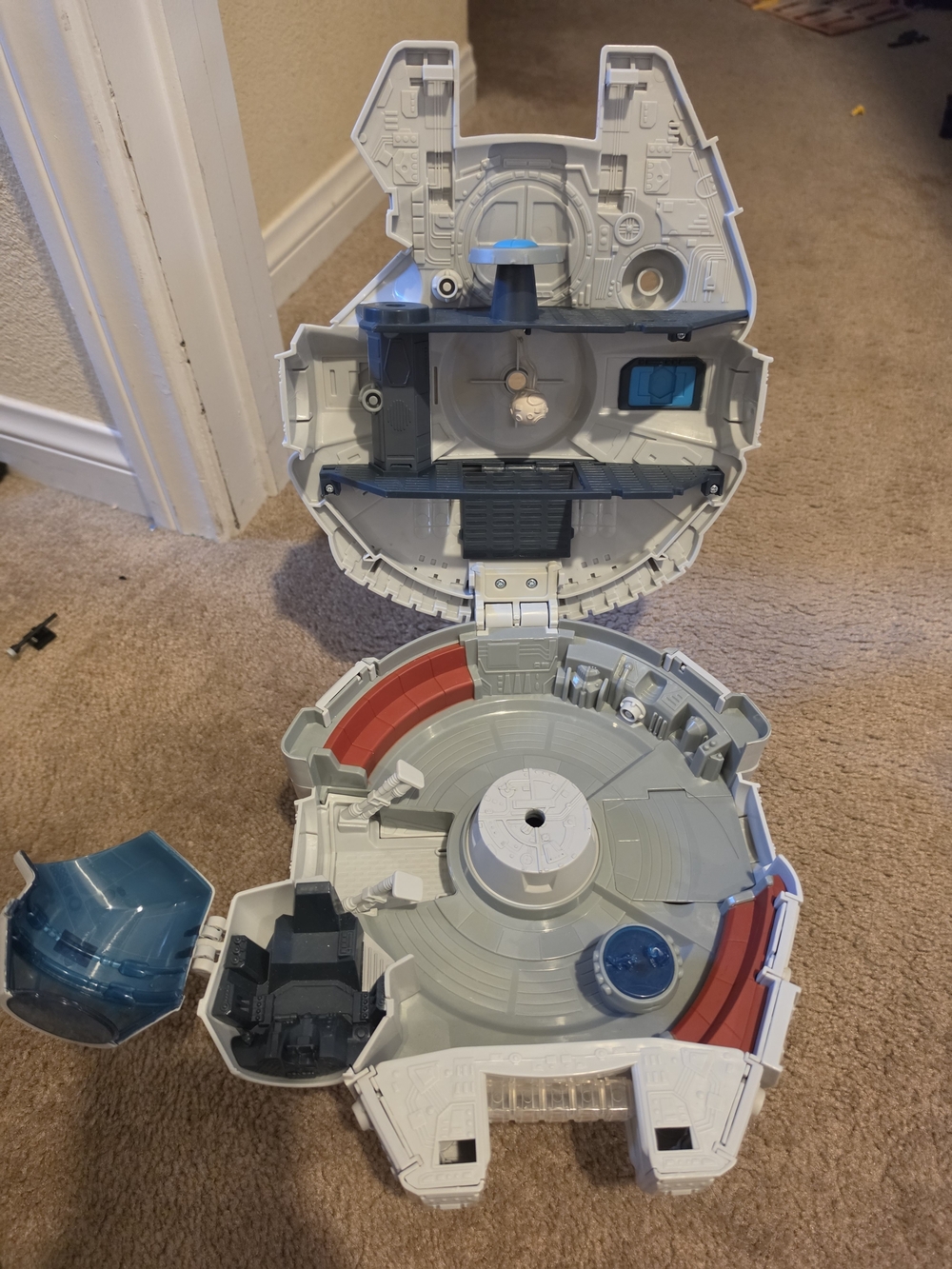 Star Wars Millennium Falcon Kids Toy - White - Picture 4 of 5